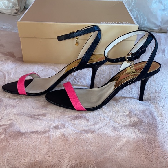 Michael Kors Bridget leather sandals - Picture 6 of 10